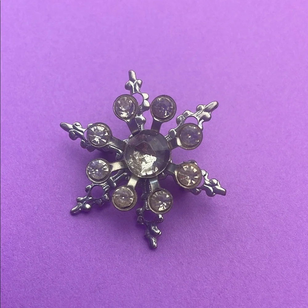 Vintage Costume Jewelry Silver Snowflake Crystal Brooch